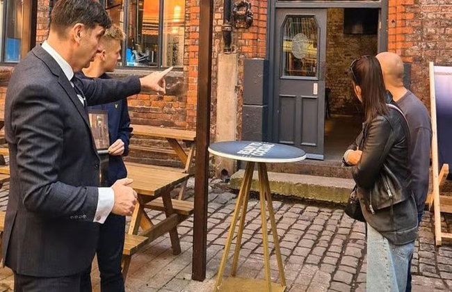 Tour a pie de Peaky Blinders por el centro de Liverpool con pase de bus turístico de 48 h - Foto 3