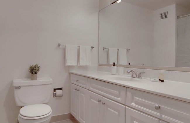 Modern Apt Near Airport in Cystal City - Photo 37