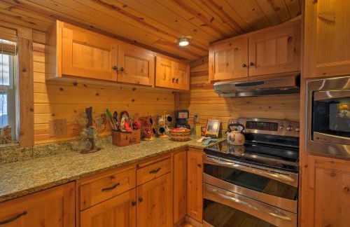 Bartlesville Cabin with Pool, Hot Tub and Trampoline! - Foto 11