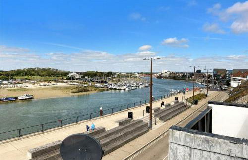 River Breeze 3-Bed BALCONY Apartment - Foto 21