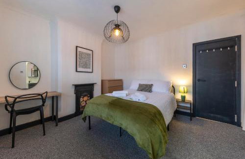 4 bedroom 2 bath beautiful Victorian house - Foto 9