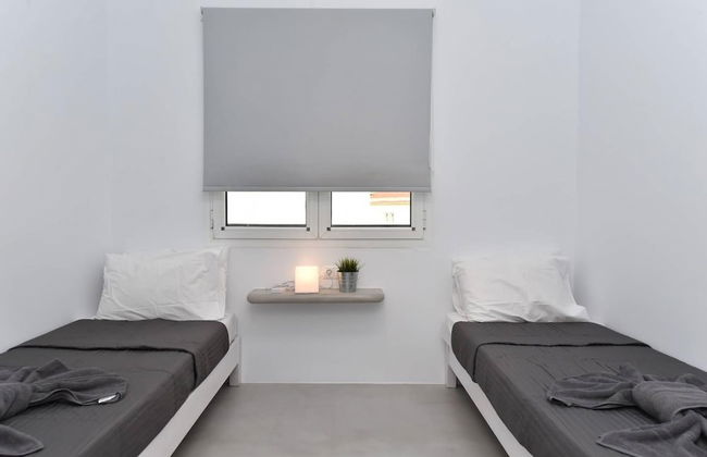 The Local House in Paros - Photo 16