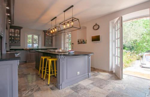 Charm, luxury, stunning views, villa with pool - Foto 39