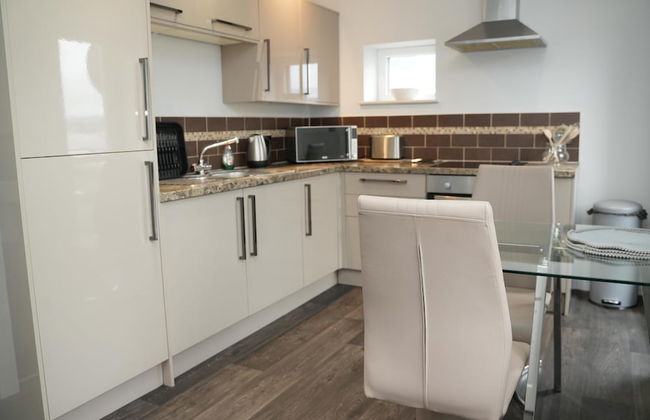 Charming 1-bed & Balcony Flat in Merthyr Tydfil - Foto 6