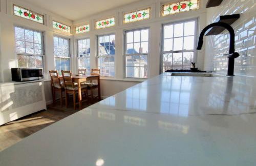 Gorgeous Victorian House!! Entire suite in SAM's home - Foto 52