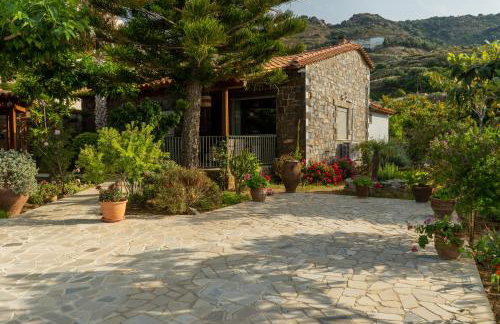 Stone & Sea - Photo 33
