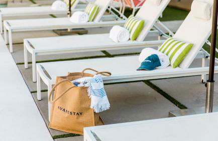 2 Rooms Sleeps 8 Retro Hotel w Pool Wesley King Studio Buyout by AvantStay - Foto 25