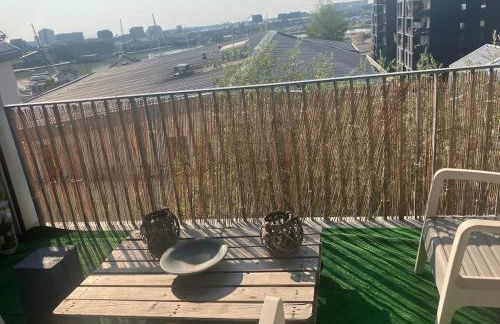 Cité du Vin 2 bedroom apartment - parking space - Foto 6