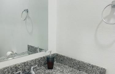 3BR Townhome 15mins from Downtown Sleeps 6 - Foto 22