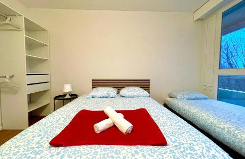 BnGo I Le Spacieux I 12 personnes, 5 chambres, 2 salle de bain, parking privé, WC séparé, Wifi - Foto 2