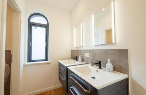 Monteurwohnung-in-Villa-8-Betten-WLAN-TV-Einbaukueche-Ahrensburg-Zentrum-Naehe-Hamburg-AGRP1201 - Photo 15