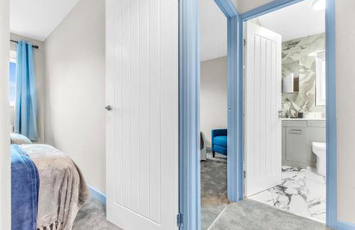 MK 2-Bedroom Contractor's Gem, 5 beds, sleeps 6, free parking - Foto 34