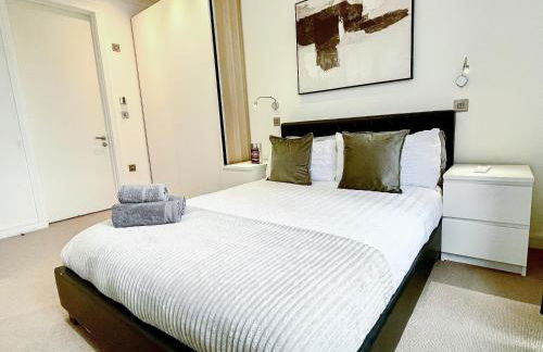 Sleek 3-bedroom flat with Balcony, Lift access, FREE WiFi in Southwark, Borough near The Shard by NourNest Apartments - Foto 23