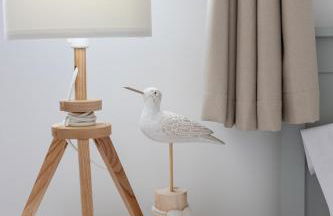 Charming Beachside Town House - Photo 35