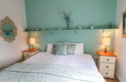 Pat White's Cottage - Photo 16