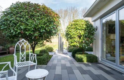 Cheltenham's Most Luxurious House - Beautiful Hot Tub & Indoor Pool - Photo 9