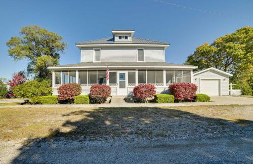 Dom Rodzinny Lakeview Getaway - Walk to Lake Huron - Photo 3