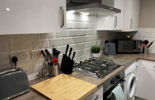 New Stylish House - Sleeps 7 - Free Parking - Contractors Welcome - Wifi - Foto 13