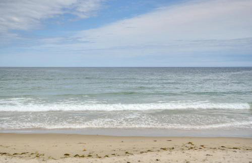 Rockport Cottage with Patio - Steps to Beach! - Foto 3