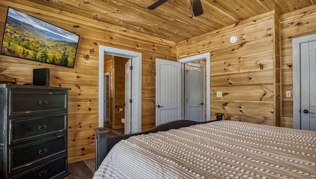 Ern824 - Best Days - Great Location! Close To Town! 2 Bedroom Cabin by RedAwning - Foto 4, Habitación