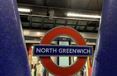 Elegant & spacious parkside 2-bedroom 2-bathroom flat in period building facing Blackheath - parking, great Greenwich location, easy for O2 Arena and City, very near Marathon start line! - Foto 59