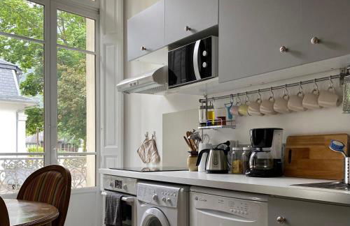 Ground Floor - Hauseman Building close to Thermes - Foto 3