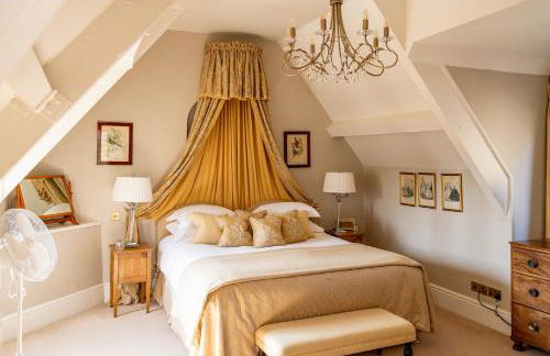 Llangoed Hall - Photo 27