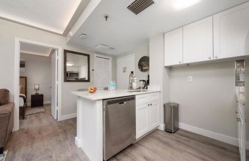 2 Suites at The Enclave Near Universal - Foto 2