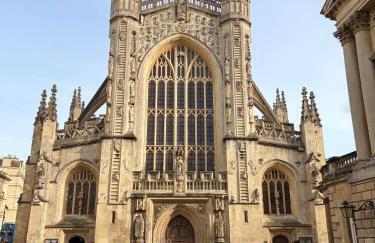 Free off street parking Georgian style Bath apartment - Photo 2