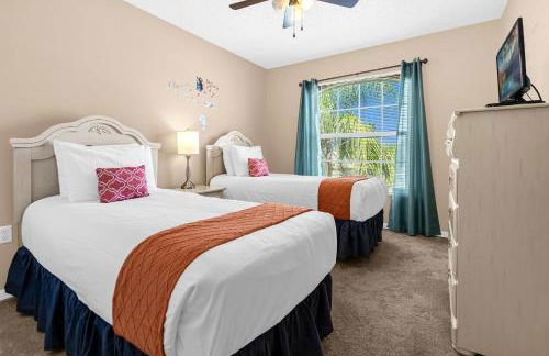 Upstay Home w Pool Hot Tub & Patio - Pet Friendly - Foto 33