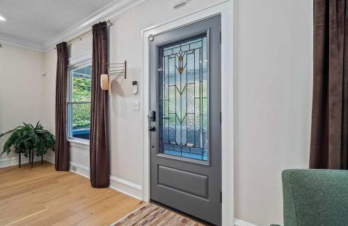 Spacious 4BR in Kamms Corners Cleveland - Game Room - Sleeps 9 - Foto 8