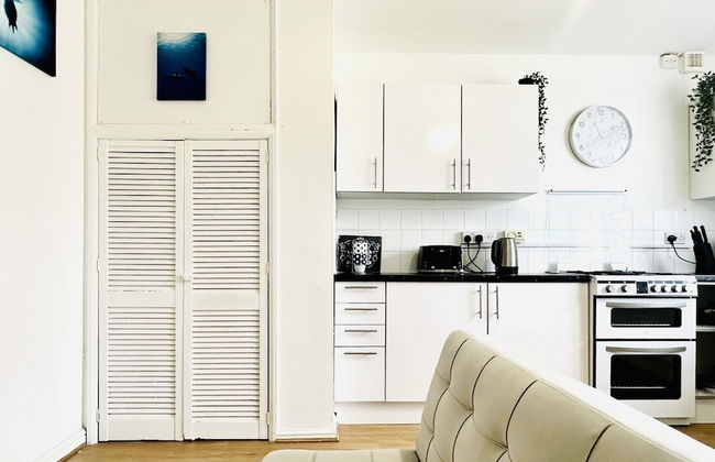 Beautiful 3-bed Apartment With Driveway Parking - Foto 17