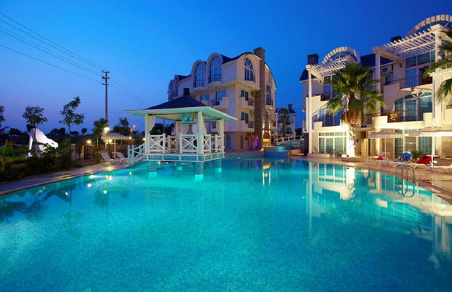 Seahorse Deluxe Hotel - Photo 25