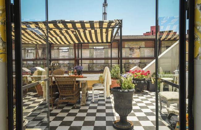 Elegant 1BR Apt w Balcony in the City - Photo 34