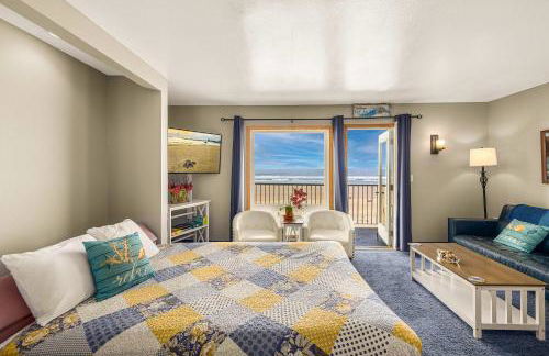 Oceanfront Suite - Sleeps Six - Pool & Hot Tub - Foto 1