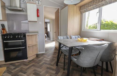 Woodlands Lodge - Photo 11