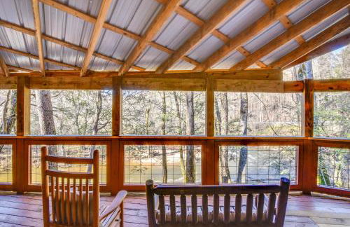 Hot Tub and Fire Pit Riverfront Helen Cabin - Foto 20