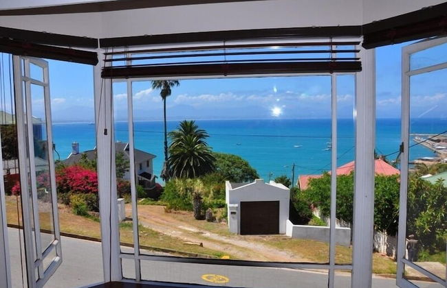 Admirals Rest Self-Catering House - Photo 9