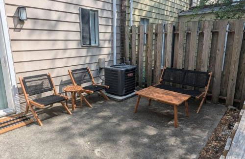 Fly In Style! Charming Townhome 6 Mins from RIC! - Foto 45