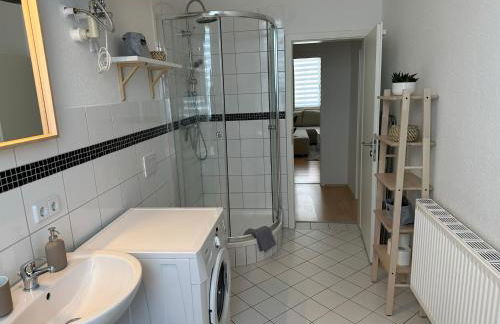 Große Ferienwohnung für Gruppen und Familien bis 8 Personen mit Balkon - Foto 12