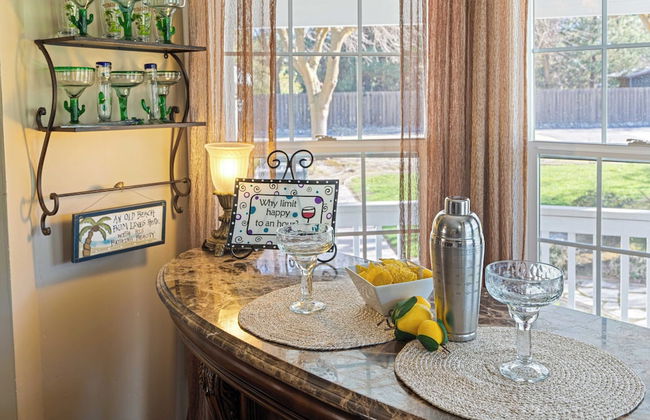 Victorian Manor In Paso Robles Wine Country + Pool, Hot Tub, Firepit, Tennis Court Sleeps 28 - Photo 16