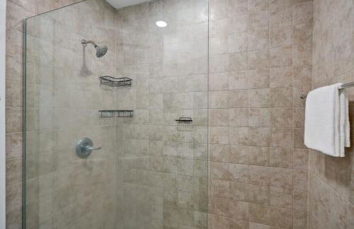 Tropical Oasis 2BR House w Pool - Foto 7