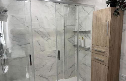 Laguna Beach Haven, WIFI, swimming pools, beach a few steps away, shops - Photo 22