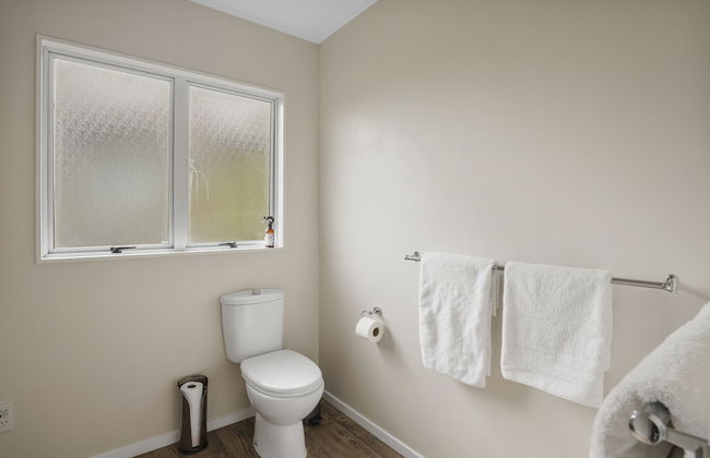 Modern Central Home - Parking & Aircon - Foto 16