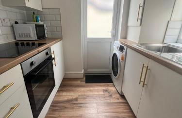 2025 Award Winner Liverpool Cherry House - 4 Bedrooms - Foto 77