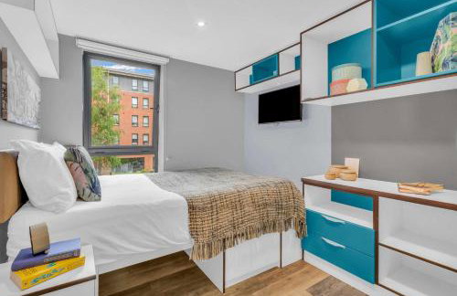 Studio For 2 In Leeds Free Breakfast - Photo 1