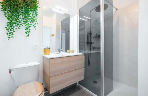 T2 Entre plage et centre ville-Terrasse/Parking - Foto 26