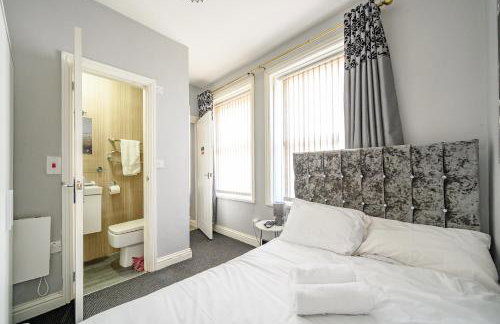 * Well equipped apartment for a relaxing cosy and luxurious fun stay + Free Parking + Free Fast WiFi * - Foto 14
