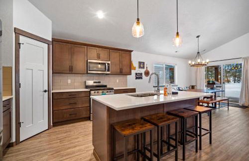 Elk Grove Getaway - Photo 9