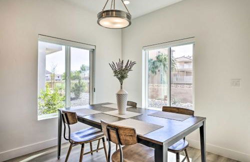 Spacious St George Townhome with Grill and Views! - Foto 7